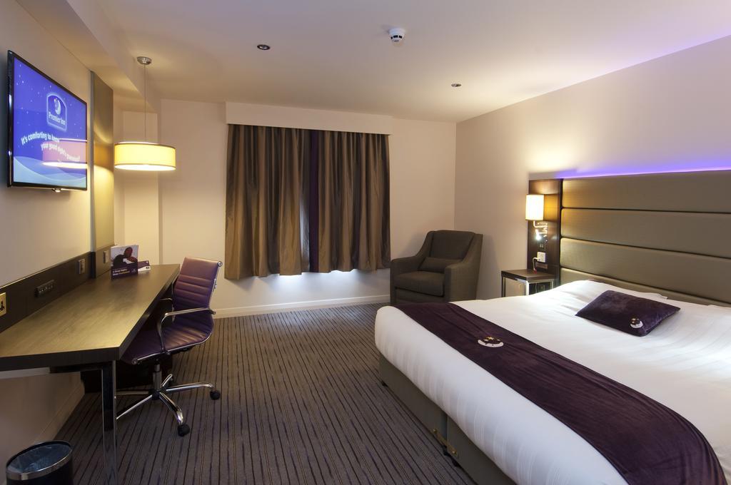 Premier Inn Oldham - Broadway エクステリア 写真