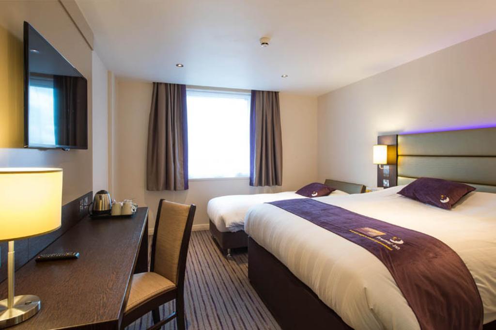 Premier Inn Oldham - Broadway エクステリア 写真