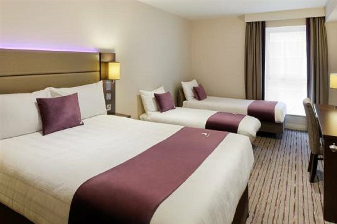 Premier Inn Oldham - Broadway エクステリア 写真